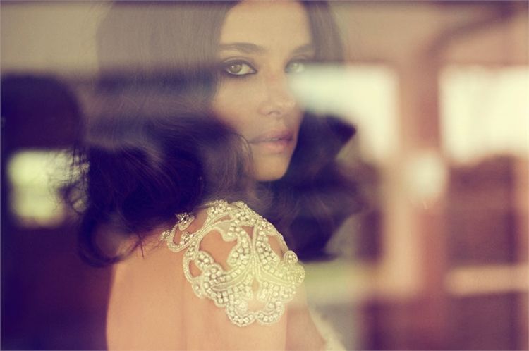 הכלה של השעה: שמלות כלה שיקיות 3