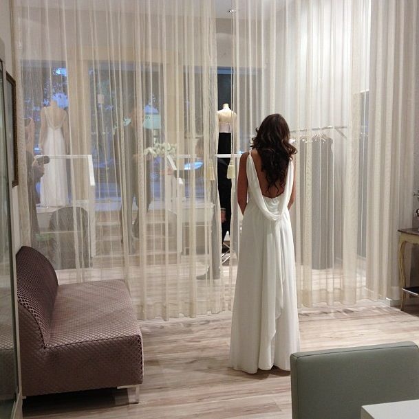 ארז עובדיה מתרגש עם הכלות שלו 4