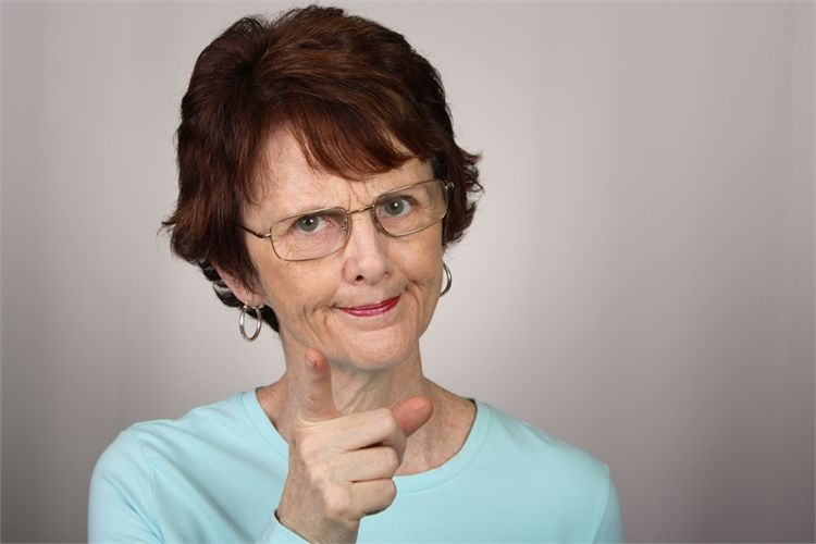 מה באמת קורה אחרי שהוא שובר את הכוס? 3