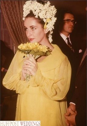 שמלות הכלה הצבעוניות של הכוכבות 2