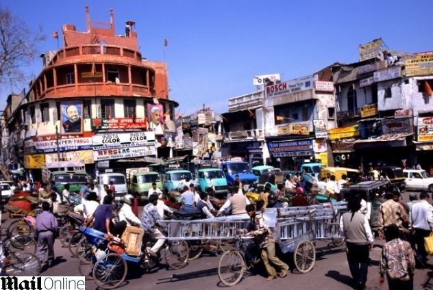 עוד לא בת שמונה, וכבר גרושה 3