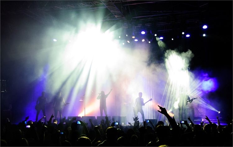 הצעת נישואים בהופעה של היהודים 2