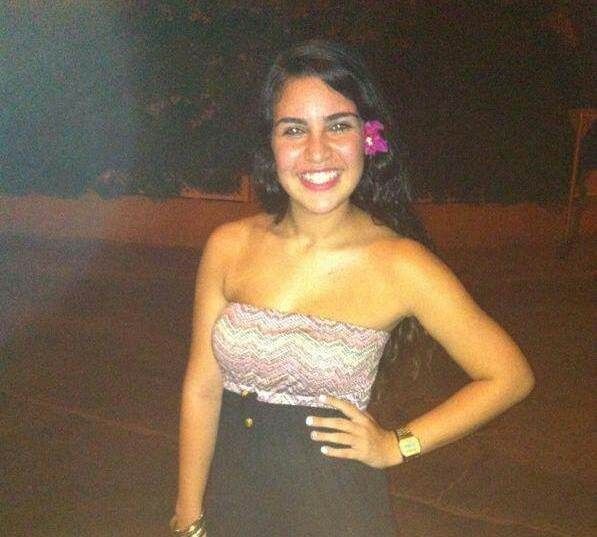 שמלות הכלה מגיעות לנשף הסיום 3