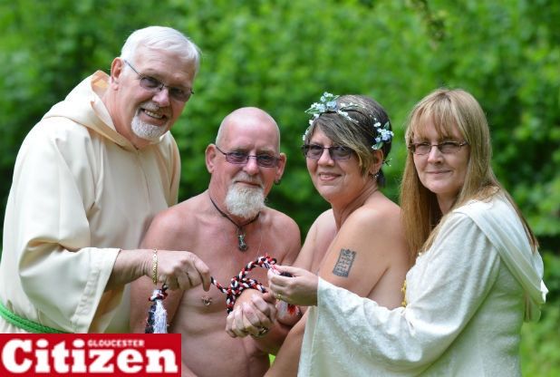 הזוג שבחר להתחתן בעירום מלא 4