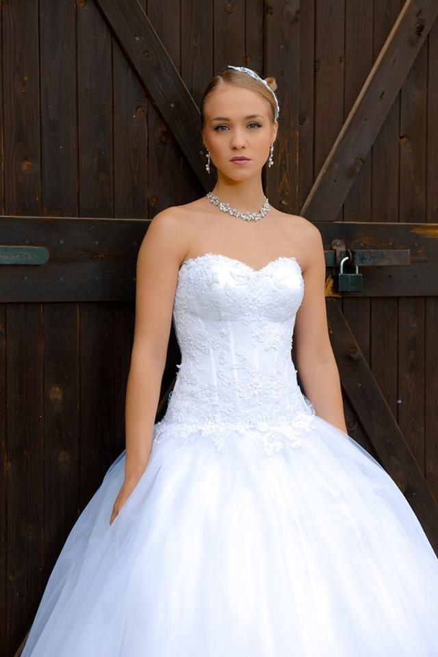 שרית אקסקלוסיב 2014: שמלות כלה נועזות 8