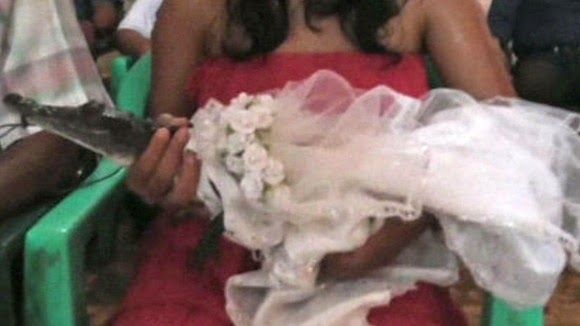 מי צריך אישה כשאפשר להתחתן עם תנינה? 2