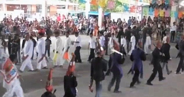 מי צריך אישה כשאפשר להתחתן עם תנינה? 3