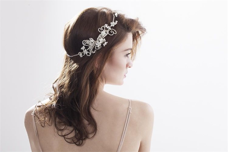 מגדילות ראש: תכשיטים לראש הכלה 6