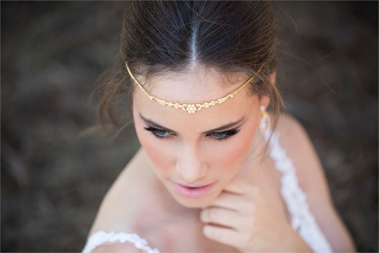 מגדילות ראש: תכשיטים לראש הכלה 8