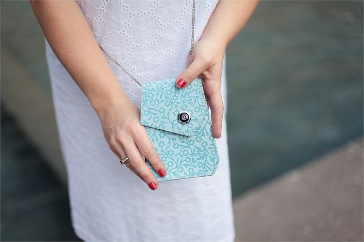 איך להימנע מגניבת הסמארטפון בחתונה? 4