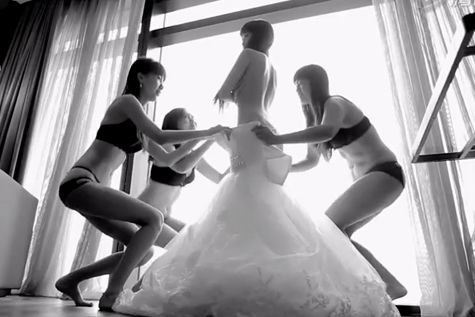 בלי בגדים: עירום בתמונות טרום חתונה? 3