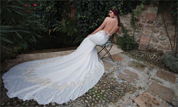 ברטה 2015: שמלות כלה מחטבות ועשירות 3