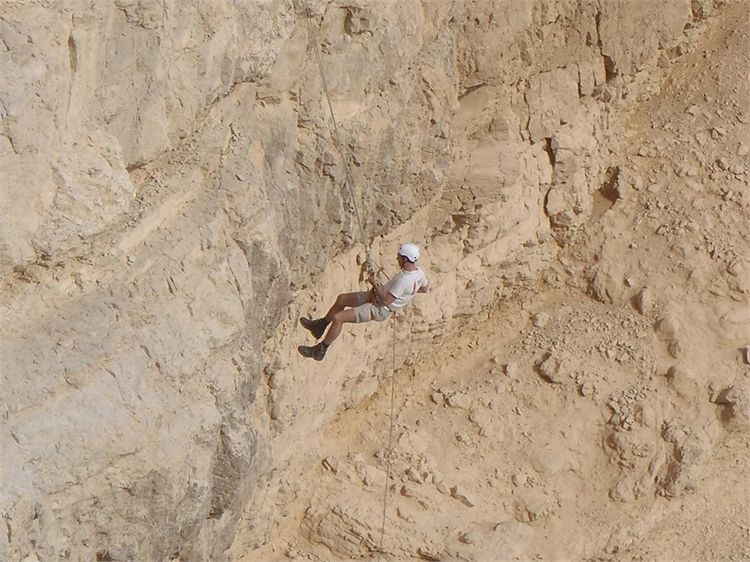 יום גיבוש לחברות באמצעות סנפלינג 2