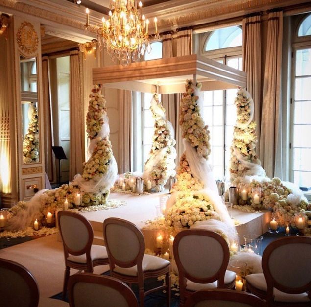 חופה מלכותית ומרשימה שמושכת את כל תשומת הלב (צילום מסך: פייסבוק, וואלה סלבס)