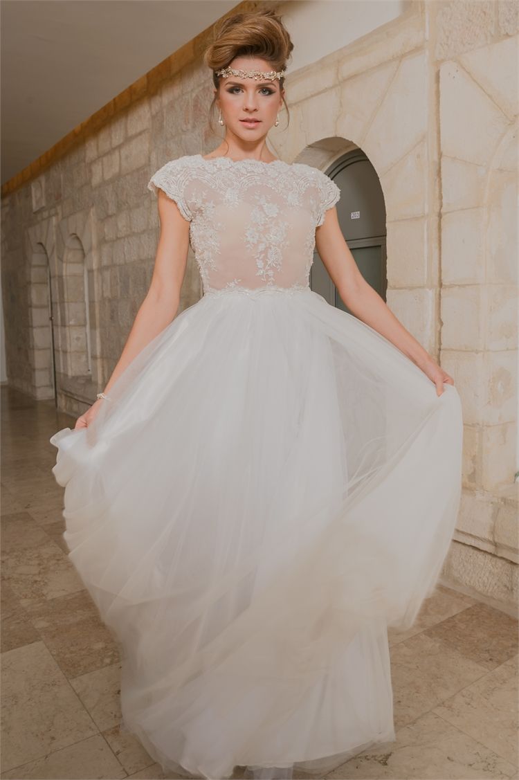 חנה דאי 2015: שמלות כלה עם בד מיוחד 7