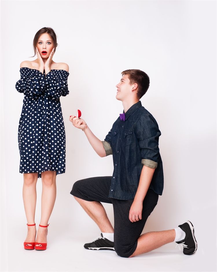 הצעות הנישואין שכמעט הצליחו לבאס 3