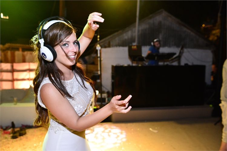 כמו יונית: משתלם לעשות חתונה בבית? 5