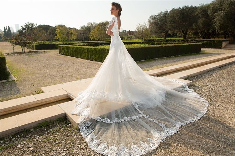 שרון אל דיזיין 2015: שמלות כלה נוצצות 6