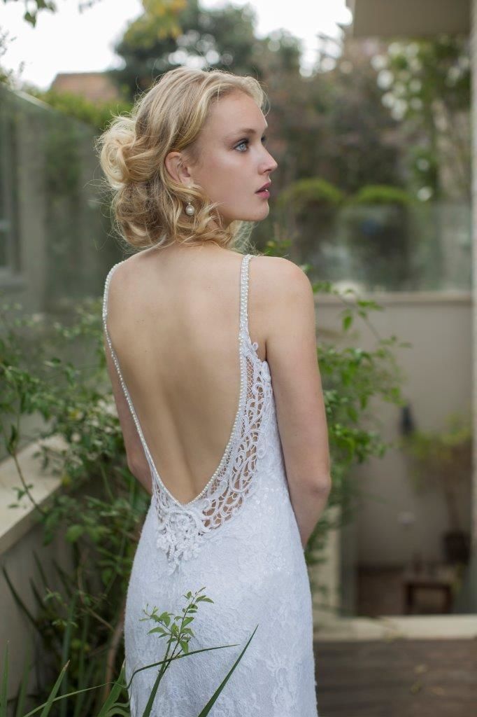 רומן בלבן 2015: שמלות כלה עם מפתחי גב 4