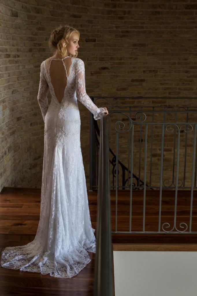 רומן בלבן 2015: שמלות כלה עם מפתחי גב 9