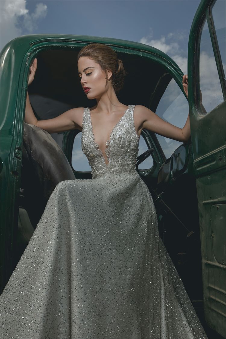 שובו של הכסף: שמלות כלה מסנוורות 5