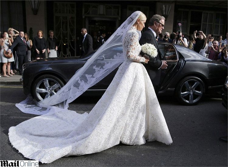 בעושר ובעושר: החתונה של ניקי הילטון 4