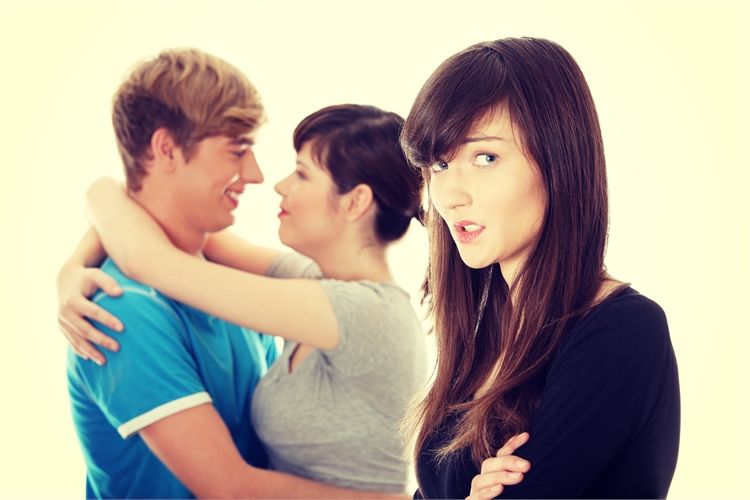 להזמין או לא? סוגיית האקסים בחתונה 2