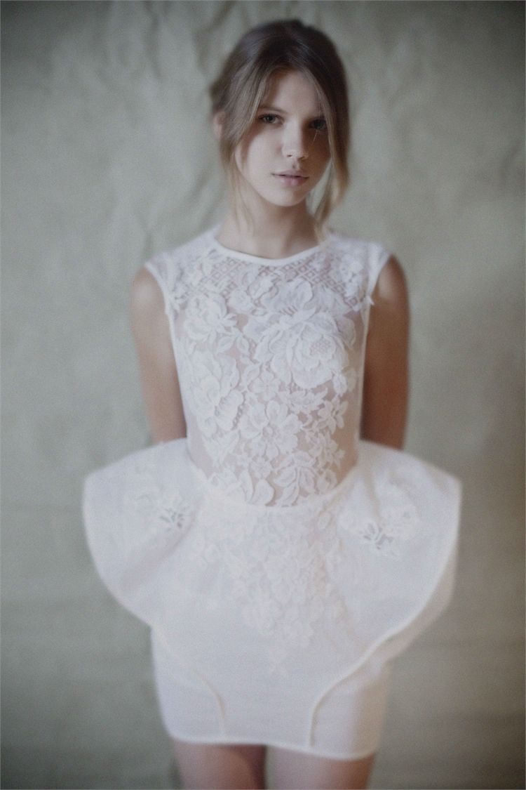 עם איזו שמלת כלה בר רפאלי תתחתן? 2