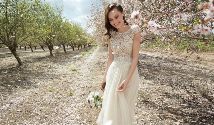 הילה גאון 2015: שמלות כלה מאירות 4