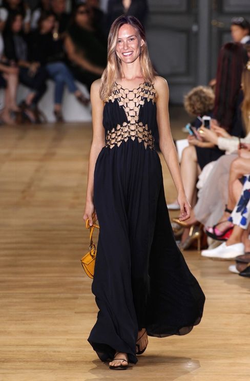 האם כך תראה שמלת הכלה של בר רפאלי? 6