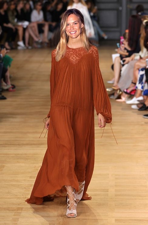 האם כך תראה שמלת הכלה של בר רפאלי? 8