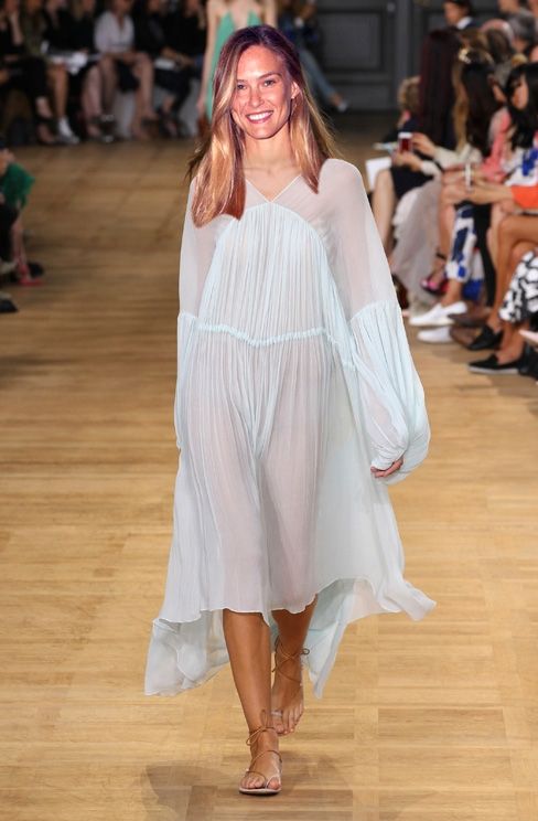 האם כך תראה שמלת הכלה של בר רפאלי? 7