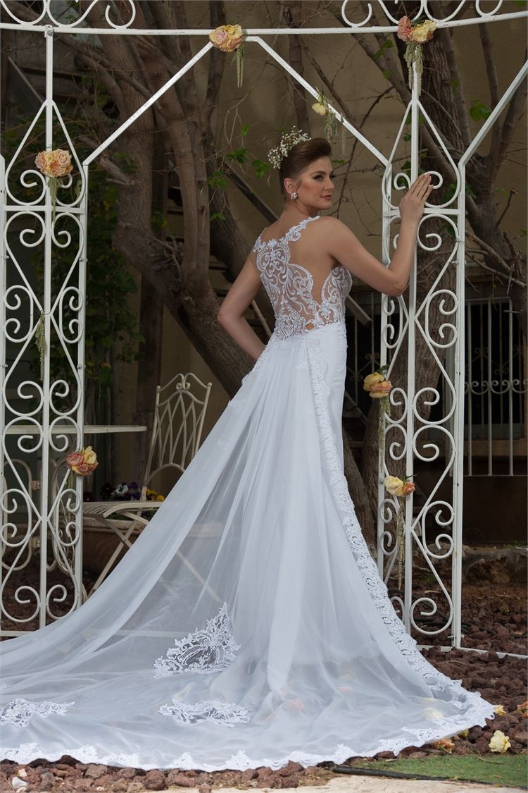 שרית אקסקלוסיב 2015: שמלות כלה נשיות 8