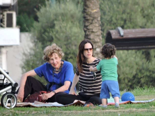 האם ליונית לוי יש בן או בת? 2