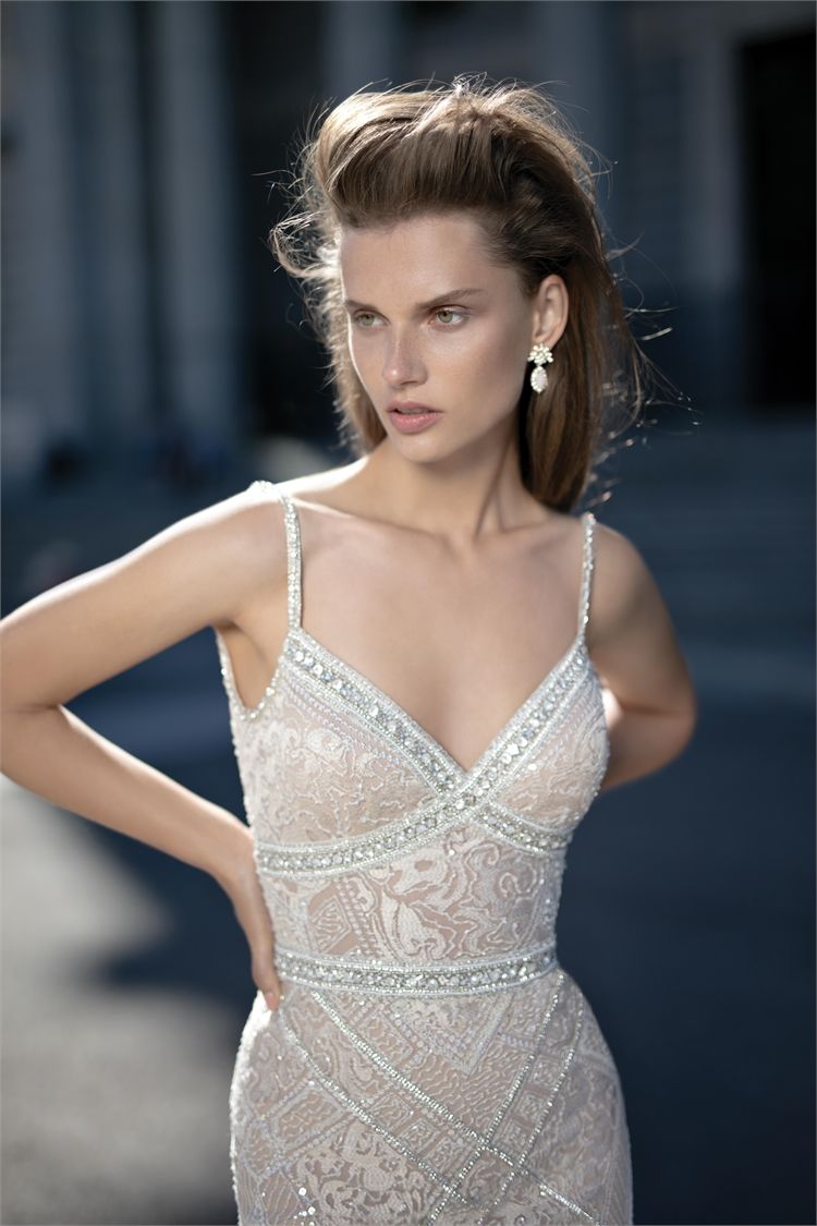 שובו של הניוד: שמלות כלה בורוד ערום 8