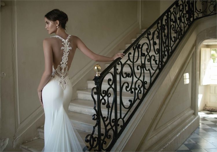 דרך הגב: שמלות כלה עם גב חשוף 2