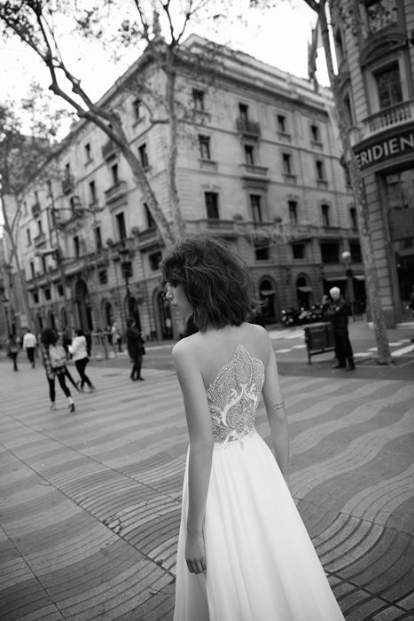 דרך הגב: שמלות כלה עם גב חשוף 12