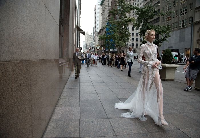 קווין B כחול לבן: ביונסה לובשת ענבל דרור 5