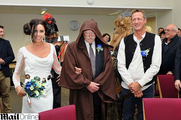 אחרי 27 שנים: חתונה בסגנון מלחמת הכוכבים 2