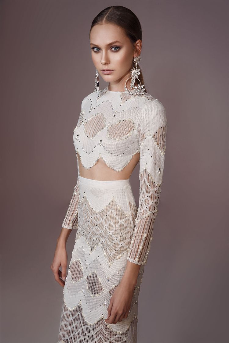 גזרות שעברו פירוק והרכבה מחדש, מתוך קולקציית 2016 של ליאור צ'רכי (צילום: מישה קמינסקי)