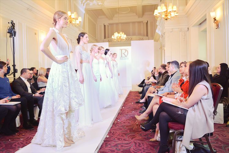 לונדון מחכה לה: ריקי דלאל מציגה קוטור על המסלול 11