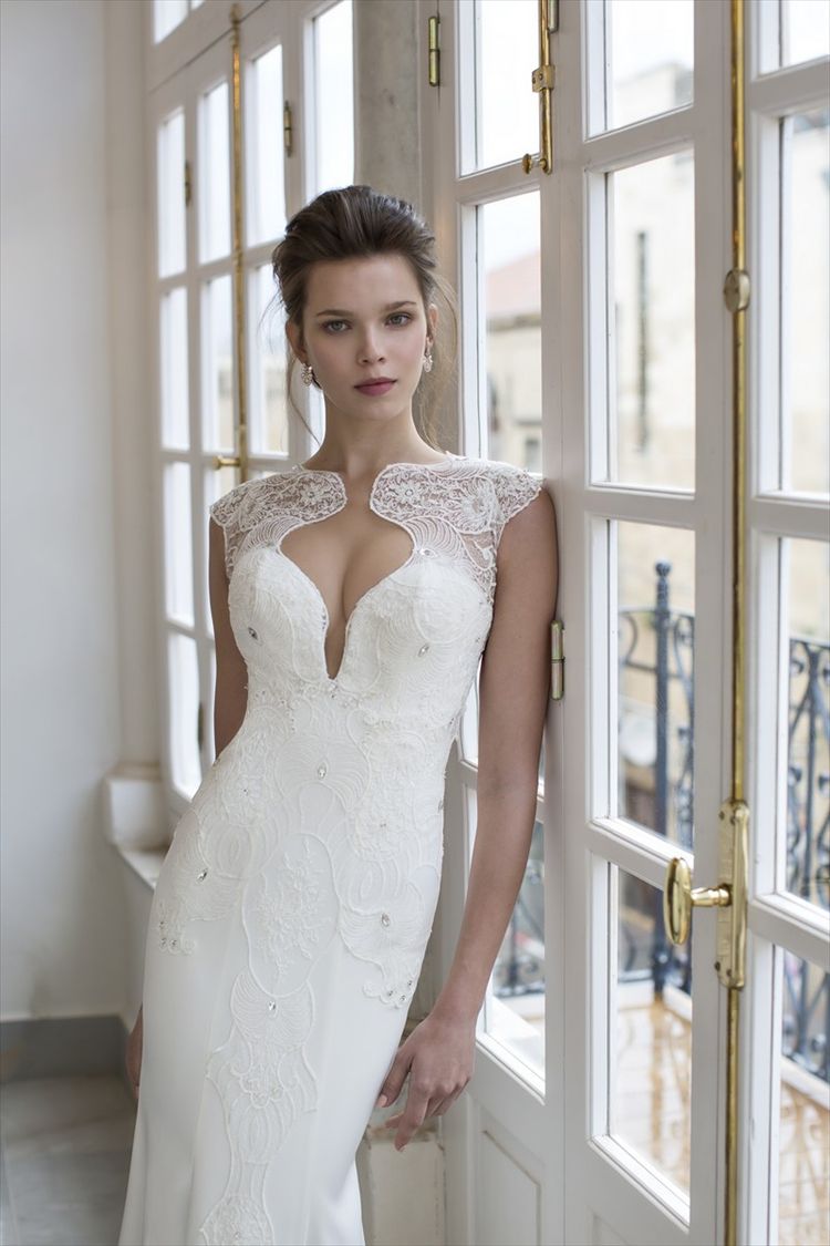 לונדון מחכה לה: ריקי דלאל מציגה קוטור על המסלול 10