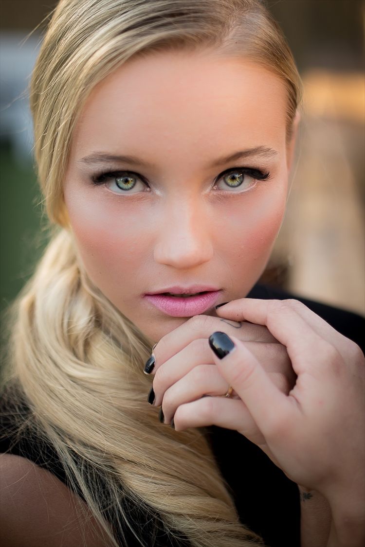 אוריטל בר 2016: איפור ושיער במראה זוהר 9