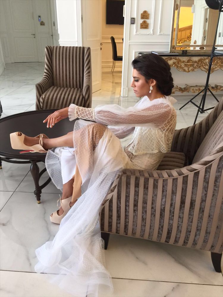 למה ארבל קינן לבושה בשמלת כלה? 6