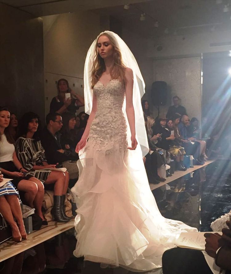 דגמי שמלות הכלה של מעצבת הסלבריטאים 3