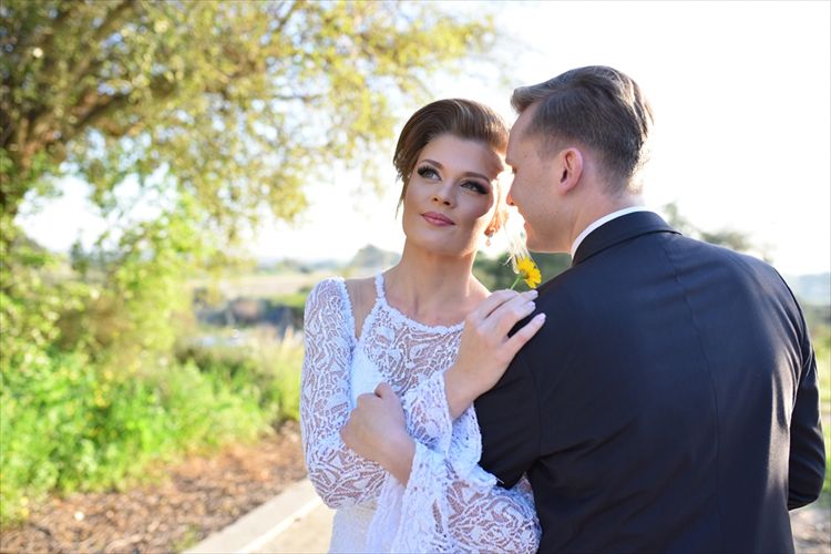 ליהנות כל רגע מהיום הגדול, סקרדנוב וויינר מצטלמים ביום החתונה (צילום: אושן צלמים)