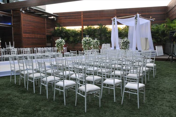 מרפסת גן מקורה ועיצובים חמימים ונעימים, מתחם האירועים ויטראז' (צילום: יחצ)