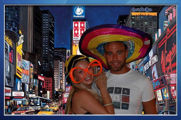 בדרך לחתונה עושים עצירה קטנה בניו יורק, עמדת צילום של חברת faceit (צילום: יחצ)