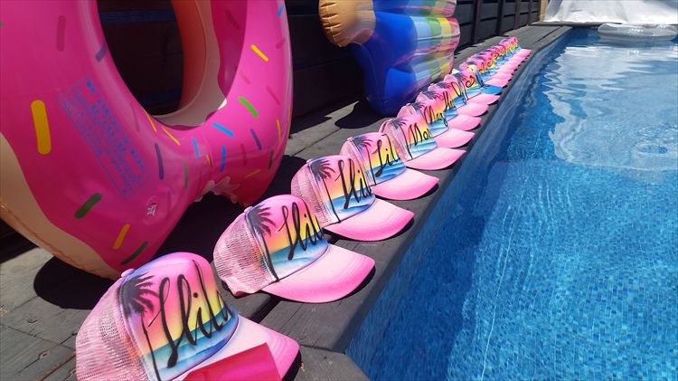 זמן הוואי: מסיבת הרווקות הכי צבעונית שהכרתן 6