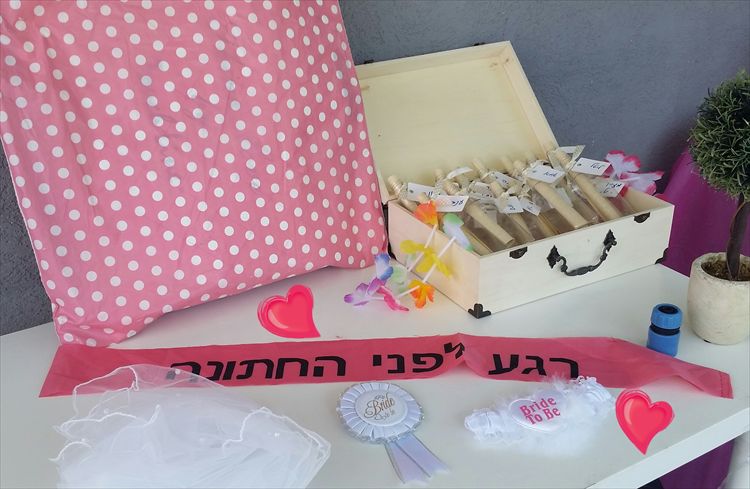 זמן הוואי: מסיבת הרווקות הכי צבעונית שהכרתן 8